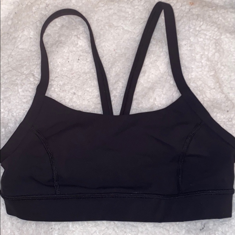 Black Lululemon sports bra